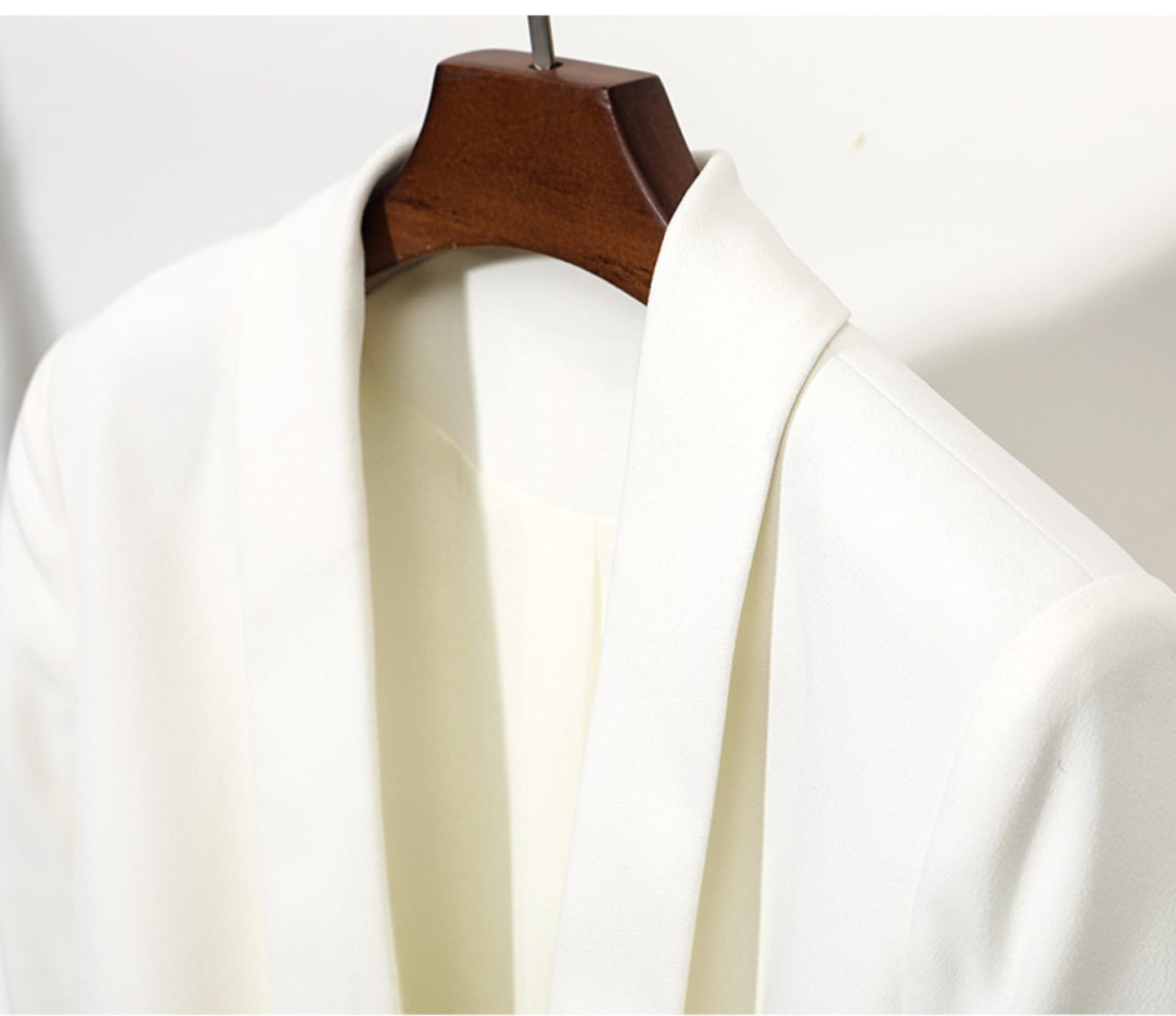 15346 Customized casual suits for women