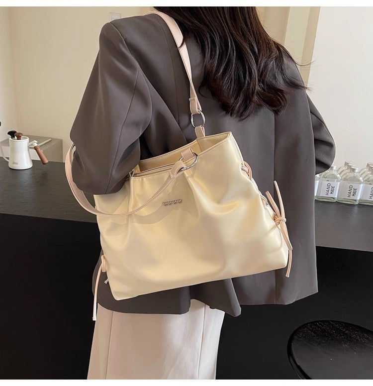 13030  Women's leisure bag